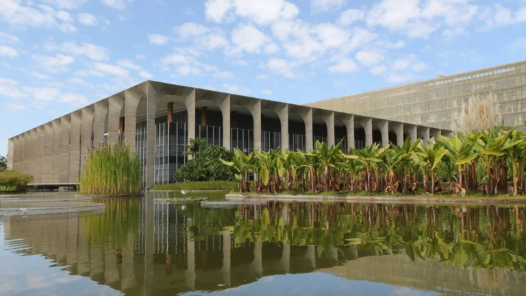 Itamaraty deve visitar brasileiros detidos por Israel nesta sexta-feira