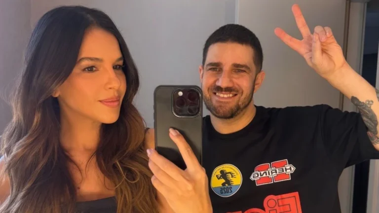 Grávida de 7 meses, Mariana Rios mostra barrigão usando um top