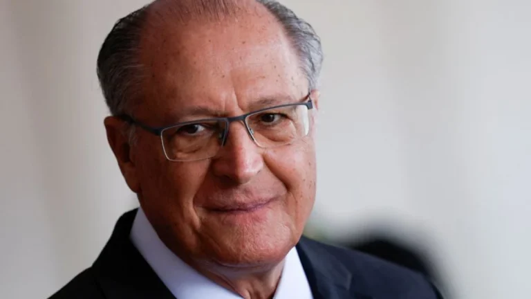 Após conversa de Lula e Trump, Alckmin diz estar otimista sobre negociações