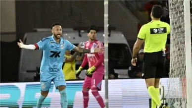 Neymar perde a cabeça com árbitro e tem xingamentos revelados por dublador