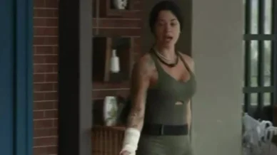 Expulsa? Após barraco, Rayane acusa Saory de agressão e surge com o braço enfaixado em A Fazenda 17