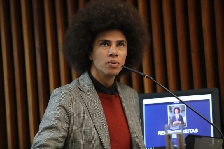 Quem é Renato Freitas, deputado do PT que se envolveu em briga em Curitiba