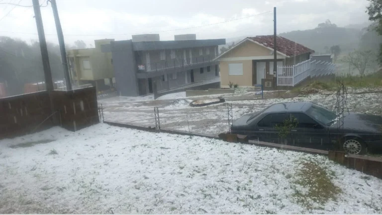 Tempestade de granizo em Erechim (RS) deixa 155 feridos