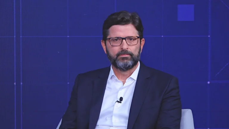 Protecionismo de Trump derruba exportações dos EUA, diz Lucas Ferraz