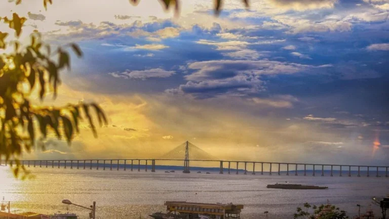 Manaus terá semana com chuvas e céu parcialmente nublado