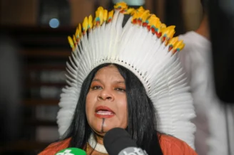 Na COP30, Guajajara anuncia a demarcação de 10 terras indígenas