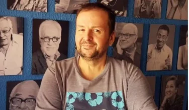 Humorista que sofreu amputação de um pé ganha show beneficente com amigos da TV em SP