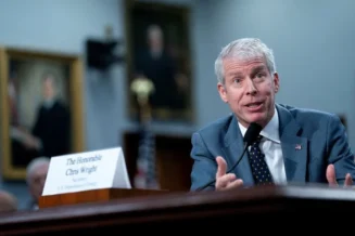 Não haverá “explosões nucleares”, diz secretário de Trump sobre testes