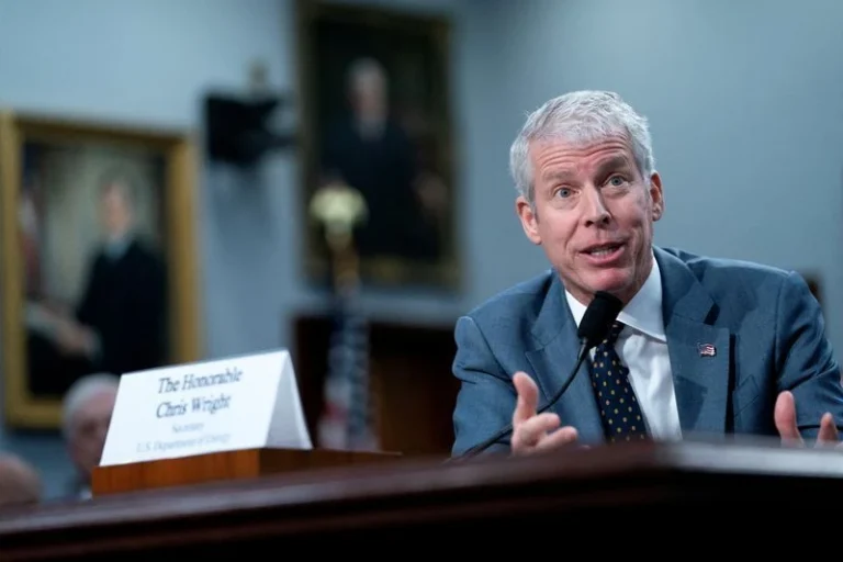 Não haverá “explosões nucleares”, diz secretário de Trump sobre testes