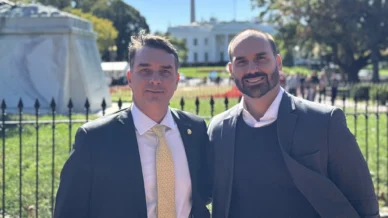 Flávio e Eduardo Bolsonaro participarão de evento com Netanyahu