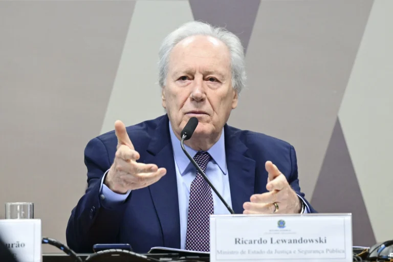 Estamos de mãos amarradas, diz Lewandowski sobre recursos para segurança