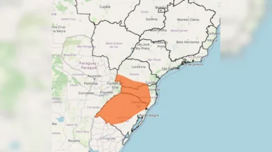 SC entra em alerta de chuva intensa, granizo e ventos de 100 km/h