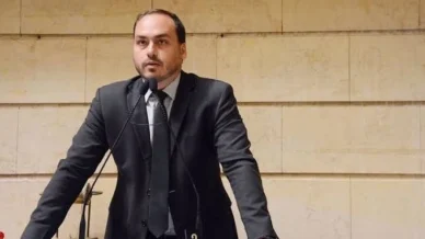 Carlos Bolsonaro anuncia renúncia ao cargo de vereador do Rio de Janeiro