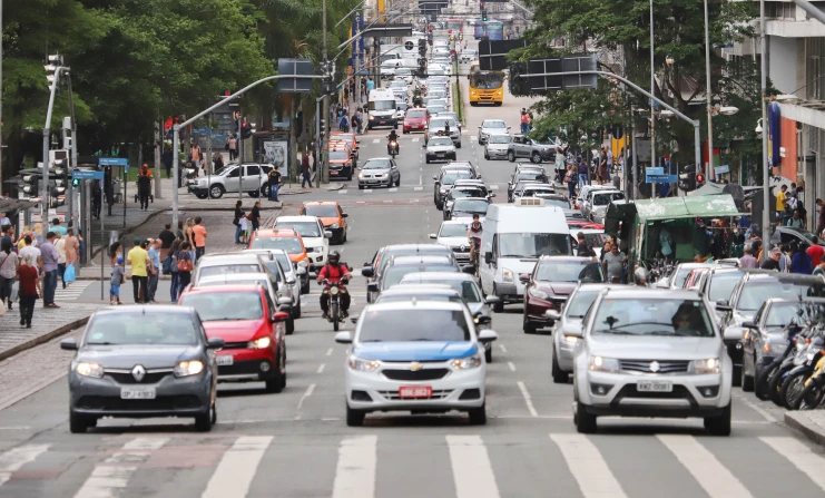Com IPVA 45% mais barato, emplacamentos disparam em estado brasileiro