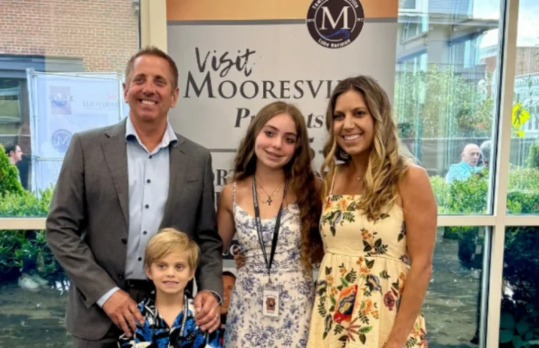 Esposa de piloto da Nascar enviou mensagem para mãe antes do avião cair: Estamos em apuros