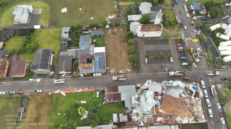 Ciclone se afasta, mas Sul segue com ventos fortes e risco de tempestades