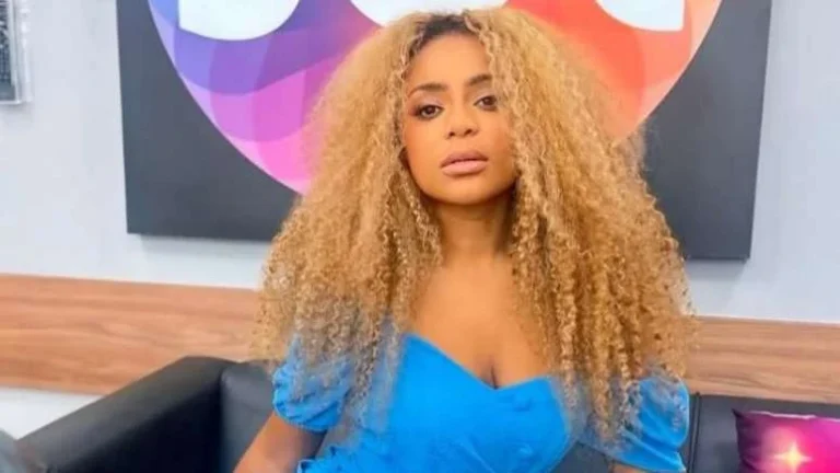 Cariúcha reaparece com novo visual e choca a internet: Cara de rica mesmo