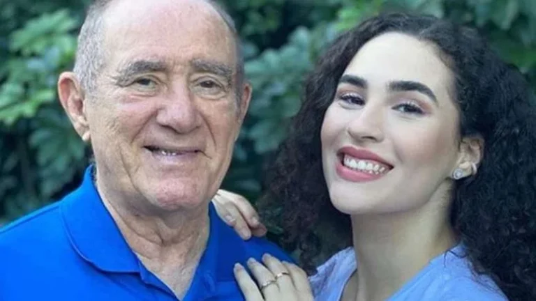Discreta, filha de Renato Aragão engata namoro com médico 13 anos mais velho