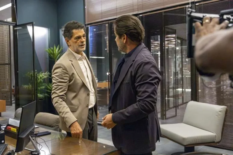 Três Graças: Zenilda e Rogério viram amantes!