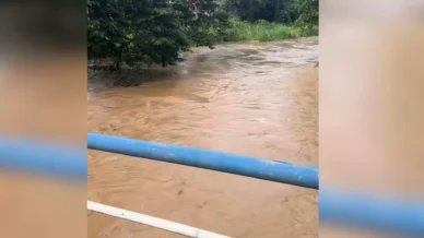 Chuvas: Rio Barra Mansa transborda e mobiliza monitoramento no RJ