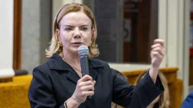 Gleisi diz que Lewandowski avisou Lula de consultorias antes de assumir MJ