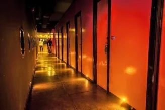 Incêndio em famoso hotel com sauna gay deixa homem ferido no centro de SP