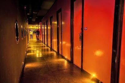 Incêndio em famoso hotel com sauna gay deixa homem ferido no centro de SP