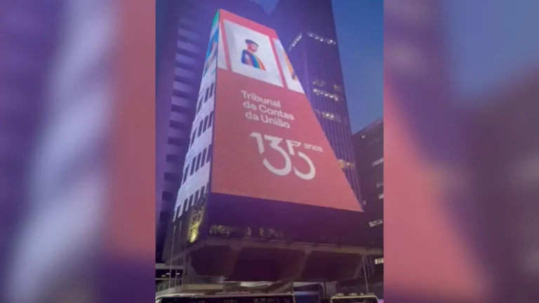 Sob pressão no caso Master, TCU exibe propaganda em “telão” na Paulista