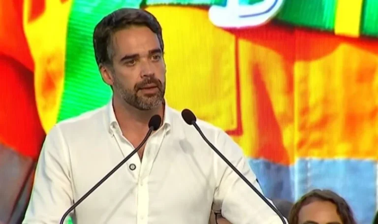 Em evento ao lado de Lula, Eduardo Leite é vaiado e pede respeito; veja