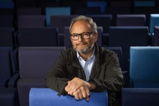 Ernesto Paglia assume como apresentador do Roda Viva, da TV Cultura