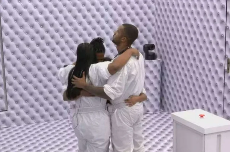 BBB26: Chaiany, Gabriela, Leandro e Matheus resistem ao Quarto Branco e entram na casa