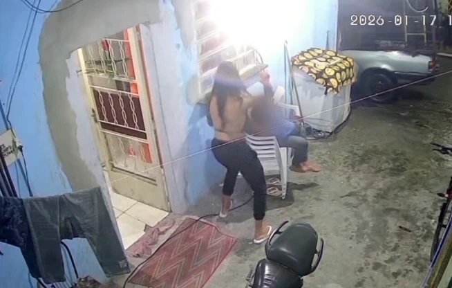 Mulher com criança no colo é assassinada com facada em São Paulo