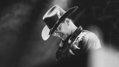 Celebridade no país, cantor colombiano Yeison Jiménez morre em acidente de avião