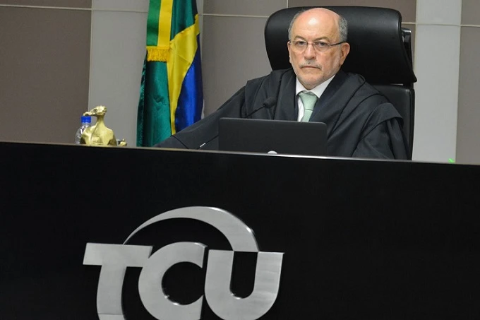 Aroldo Cedraz participa de última sessão no TCU e abre disputa por vaga