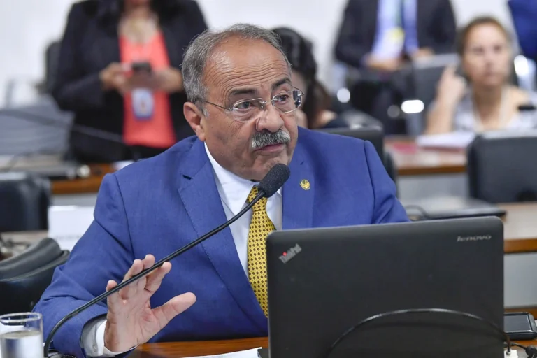 Dino arquiva parte de caso contra senador flagrado com dinheiro na cueca