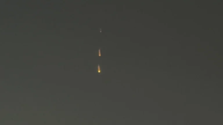 Mísseis do Irã são interceptados sobre Dubai; hotel de luxo é danificado