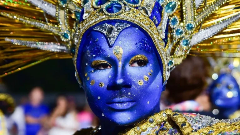 Integrante da comissão de frente desmaia e Rosas pode brigar para não cair