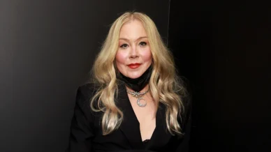Christina Applegate revela ter sofrido abuso de babá em nova autobiografia