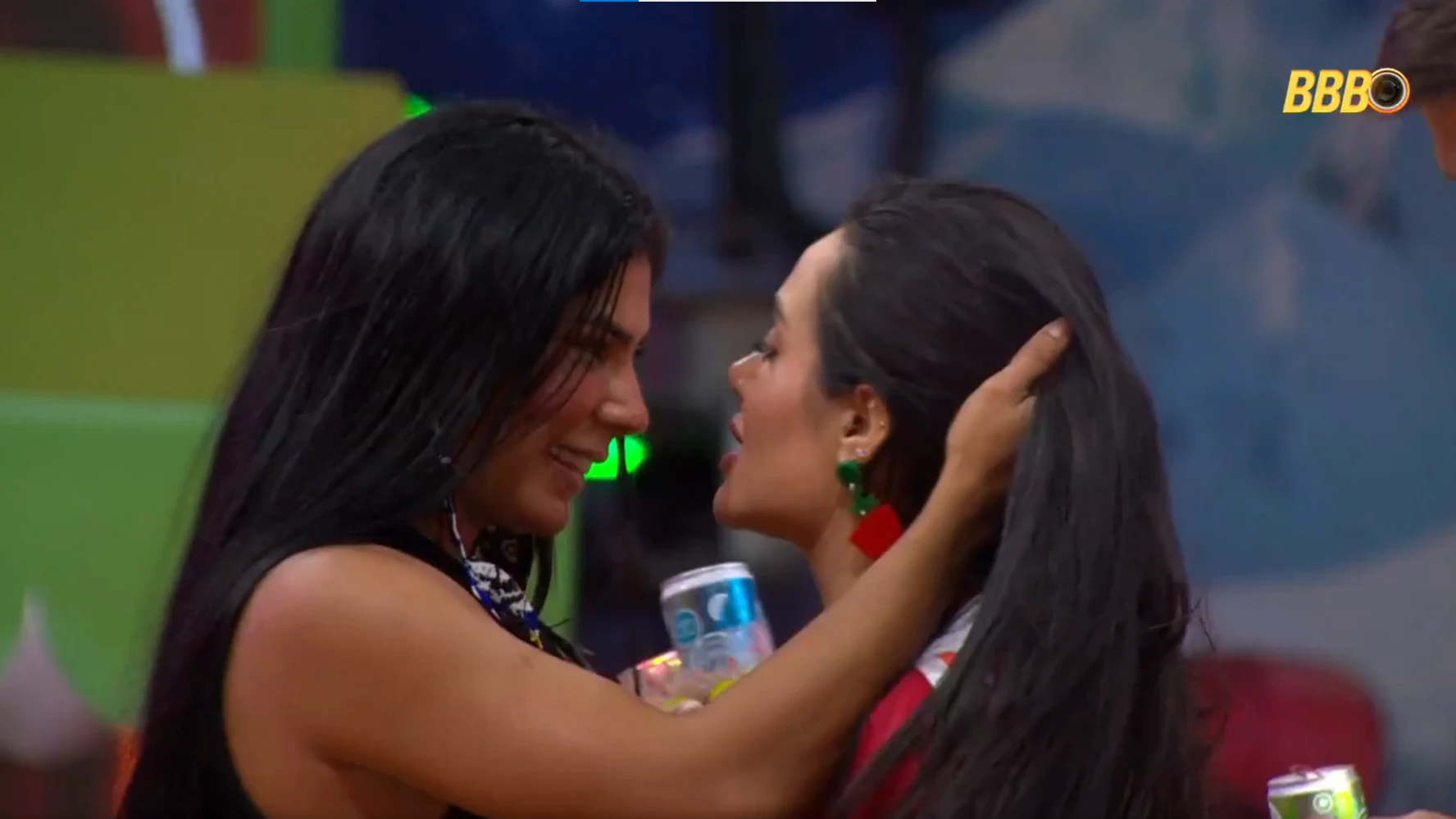 BBB 26: Marciele e Jordana dançam juntas na festa e web reage