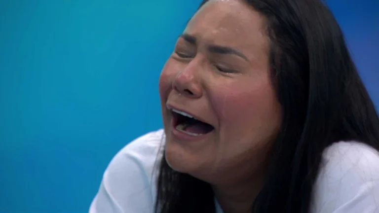 Chaiany fica aos prantos ao ver mensagem da filha no Presente do Anjo do BBB 26