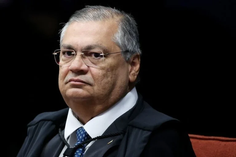 Dino manda chefes de Poderes e órgãos independentes detalharem verbas