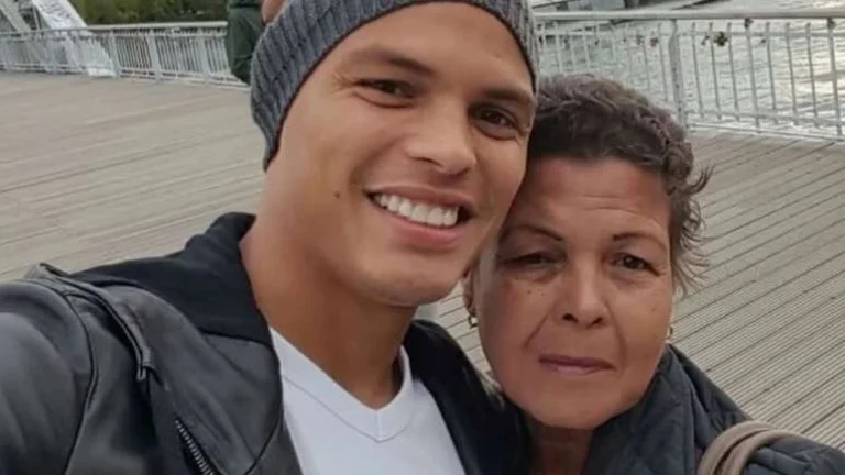 Thiago Silva desabafa sobre a morte da mãe: Viu 999 jogos, mas não o mil