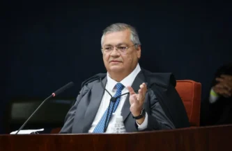 Dino suspende quebra de sigilo de Lulinha e de outros alvos da CPI do INSS