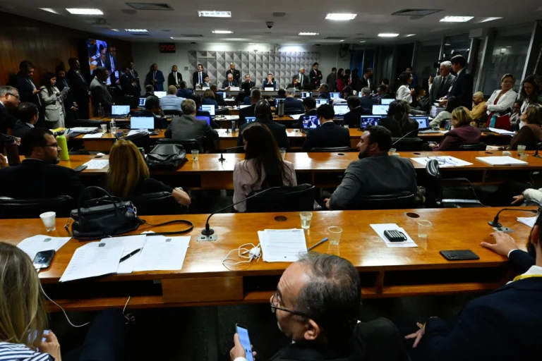 Governistas entregarão relatório paralelo da CPMI do INSS no dia 7