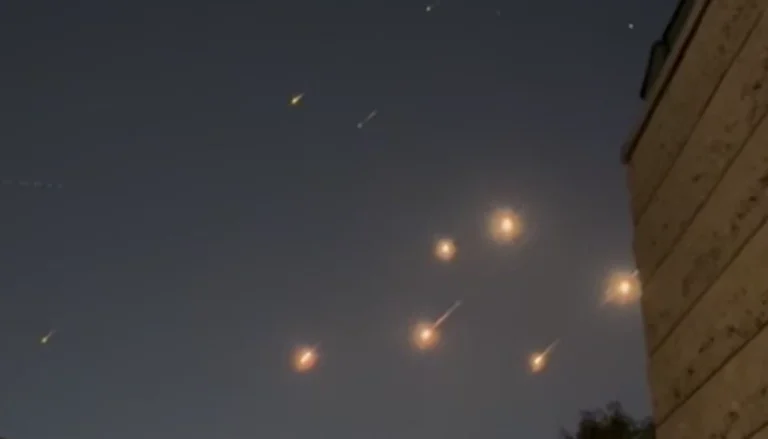 Irã lança nova onda de mísseis contra Israel durante a madrugada