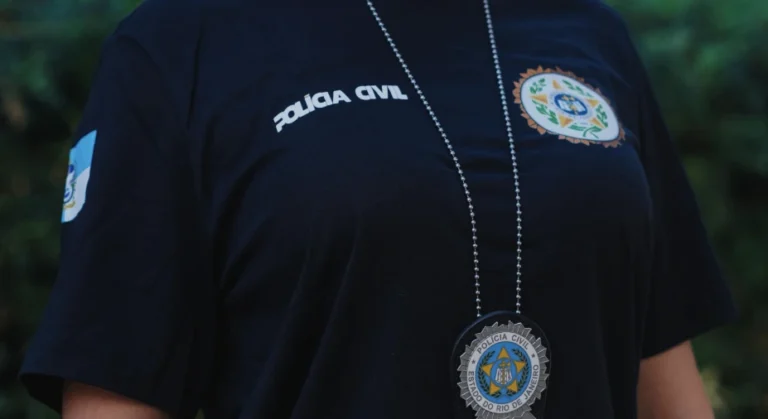 Polícia Civil prende dez pessoas por estelionato em chácara de luxo