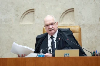 Em meio a pressão interna, Fachin e Mendonça se reúnem para discutir Master