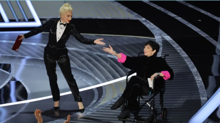 Liza Minelli diz que foi obrigada a aparecer de cadeira de rodas no Oscar