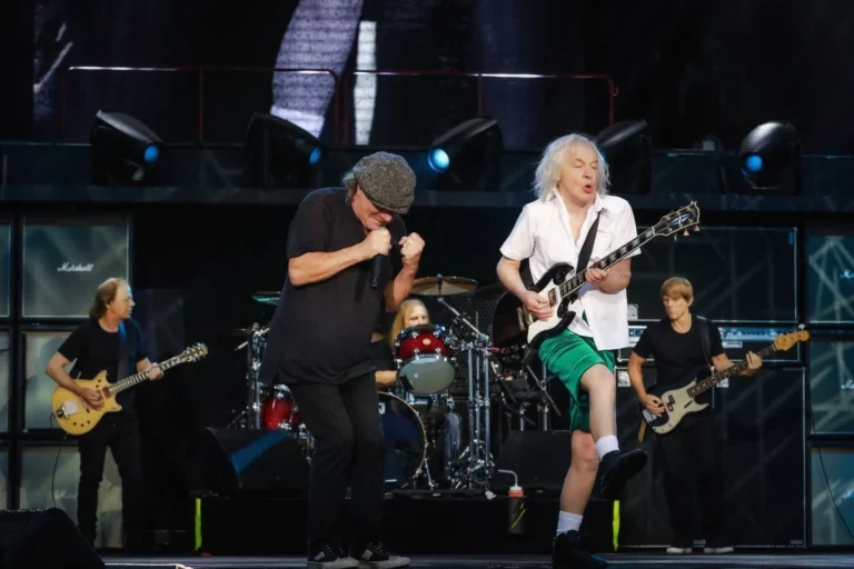 Fã de AC/DC, Casagrande exalta banda: “uma das principais da história”