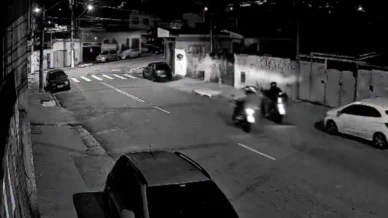 Câmera mostra GCM reagindo a assalto e matando adolescente de 15 anos